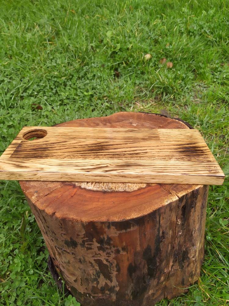 Planche à Saucisson Chêne Brulé