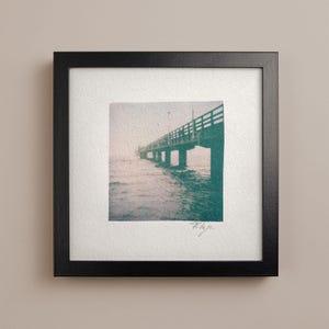 Polaroid Emulsion Lift "Il molo" su carta per acquerello 15 x 15 cm
