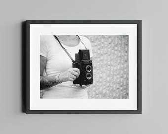 Zwart-witfoto "Onderweg", afgedrukt op hoogwaardig barietpapier.