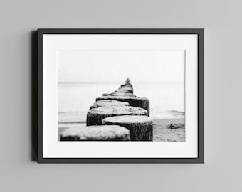 Black and white photograph "On the Beach", print on fine art baryta paper