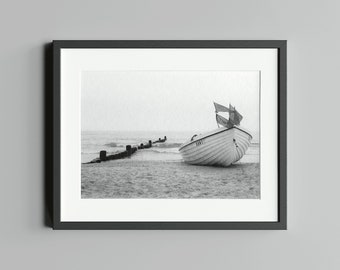 Schwarz-Weiß Fotografie "Fischerboot", Druck auf FineArt Baryta