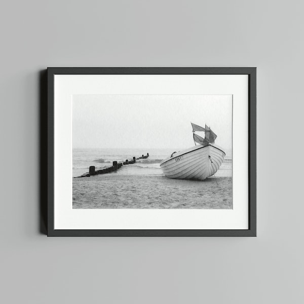 Schwarz-Weiß Fotografie "Fischerboot", Druck auf FineArt Baryta