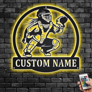 Aangepaste softbal metalen muurkunst met led-verlichting, gepersonaliseerde softbal speler naambord decoratie voor kamer, softbal metalen led-decor, softbal