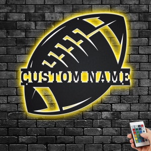 Décoration murale personnalisée en métal en métal avec ballon de football avec lumière LED, décoration personnalisée de signe de nom de joueur de football pour chambre, décoration LED en métal en métal de football