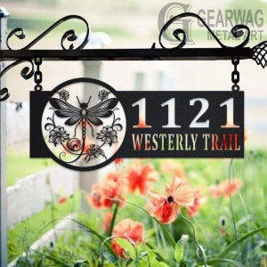 Hausnummerschild mit Libelle aus Metall zum Aufhängen