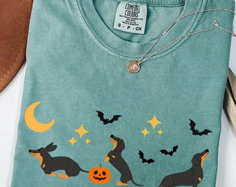 Comfort Colors Halloween Dachshund Shirt, Cute Spooky Season Dachshunds, Doxie Mom Fall T-Shirt, Wiener Dogs, Autumn Dog Mom Crewneck Tee