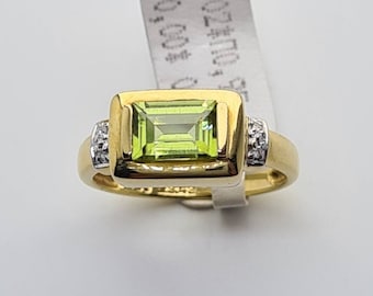 18K Gold Peridot ring with Diamonds. August birthstone ring. Genuine Peridot ring with brilliant cut diamonds. Peridot engagement ring