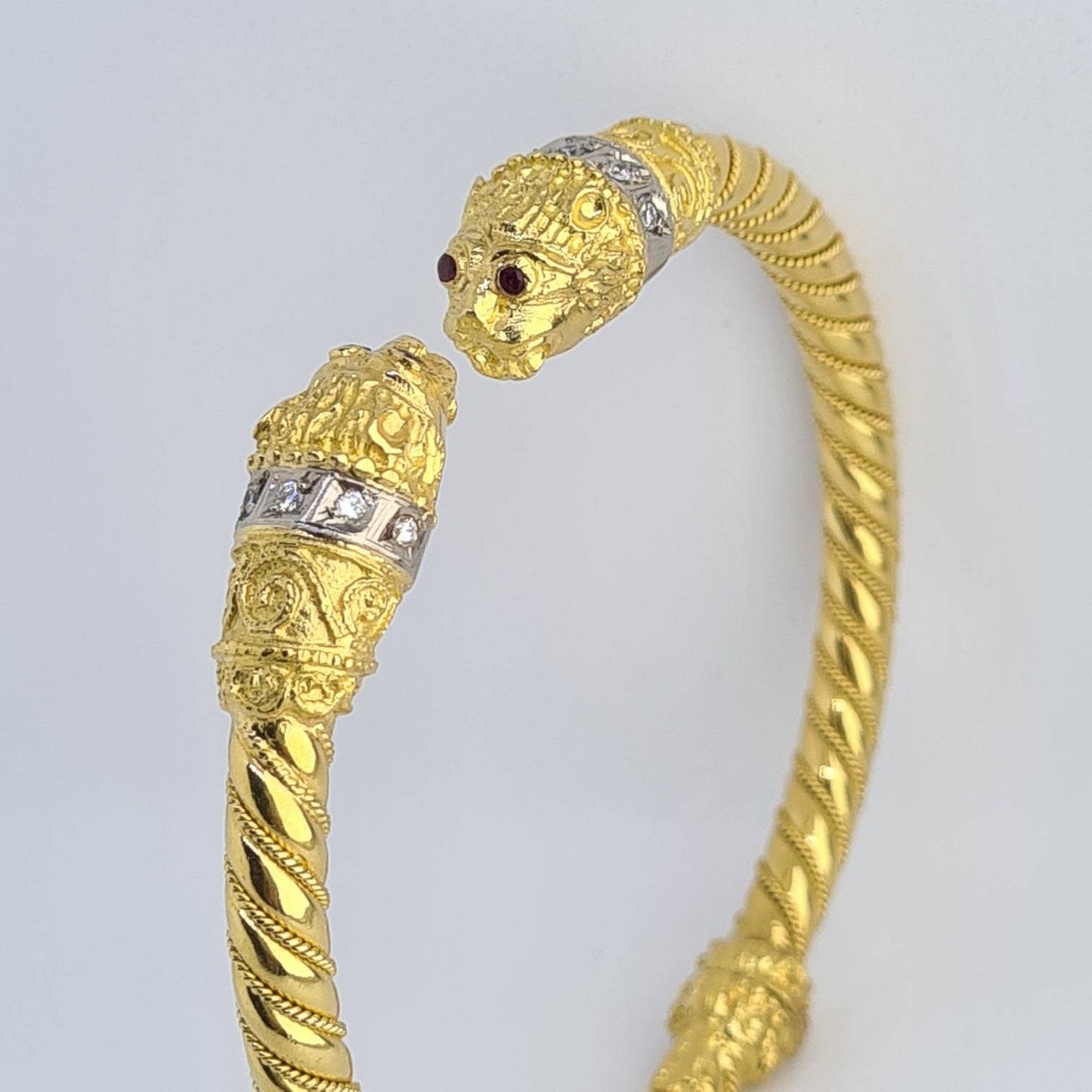 18K Gold Lion Head Bracelet With Diamonds and Ruby Eyes. - Etsy