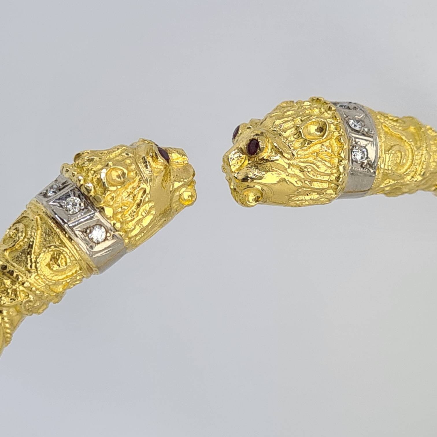 Mens Jewelry Popular Silver Gold Stainless Steel Figaro Lion Head Bracelet  - Ideas of Lion… | Bridal gold jewellery designs, Steel jewelry, Bangles  jewelry designs