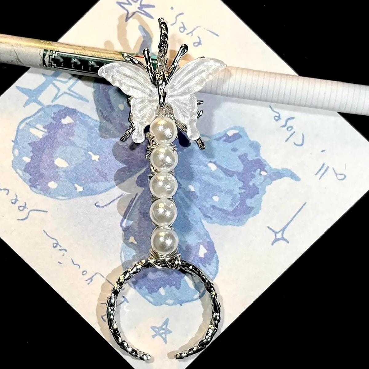 Elegant Cigarette Holder Ring ,Vintage Style Cigarette Holder, Butterfly Smoking Accessory,Crystal Points Cigarette Holder,Gift for Smokers