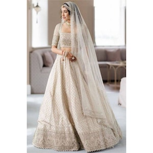 Ivory lehenga with silver zardozi hand work hindu wedding ceremony Lehenga, latest indian fashion lehenga,Indian Pakistan wedding lehengaUSA