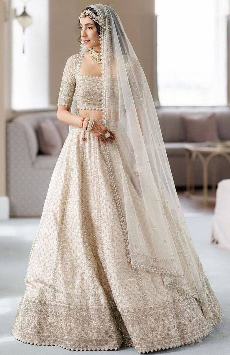 Lehenga de marfil con trabajo manual de zardozi plateado ceremonia de boda  hindú Lehenga, última lehenga de moda india, lehenga de boda india de  PakistánUSA - Etsy México, image size:796x1225