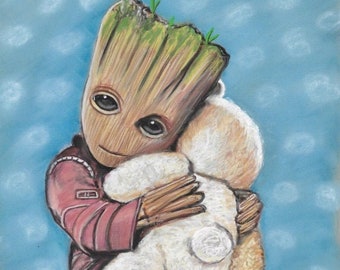 Een origineel pastel schilderij van BABY GROOT uit de guardians of the galaxy films........ met zijn teddybeer