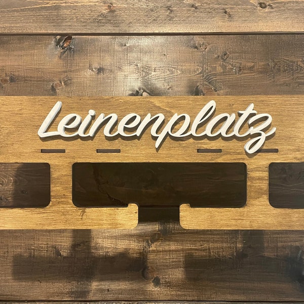 Leinenplatz in Holzoptik, Hundegarderobe personalisiert, Leinengarderobe, Leinenparkplatz, Leinenhalter, Hundeleine, Dogstation