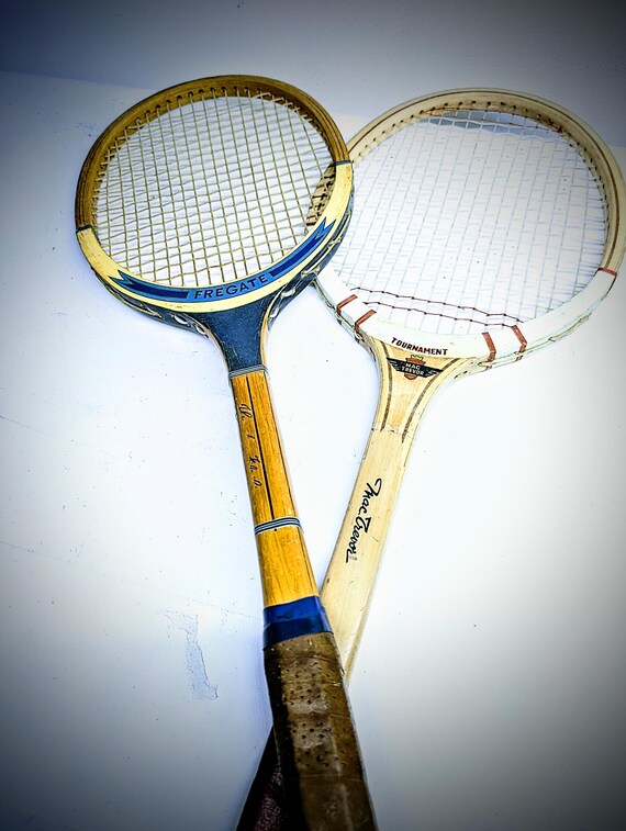 Lot De 2 Raquettes De Badminton Vintage En Bois Laminé - Anciennes