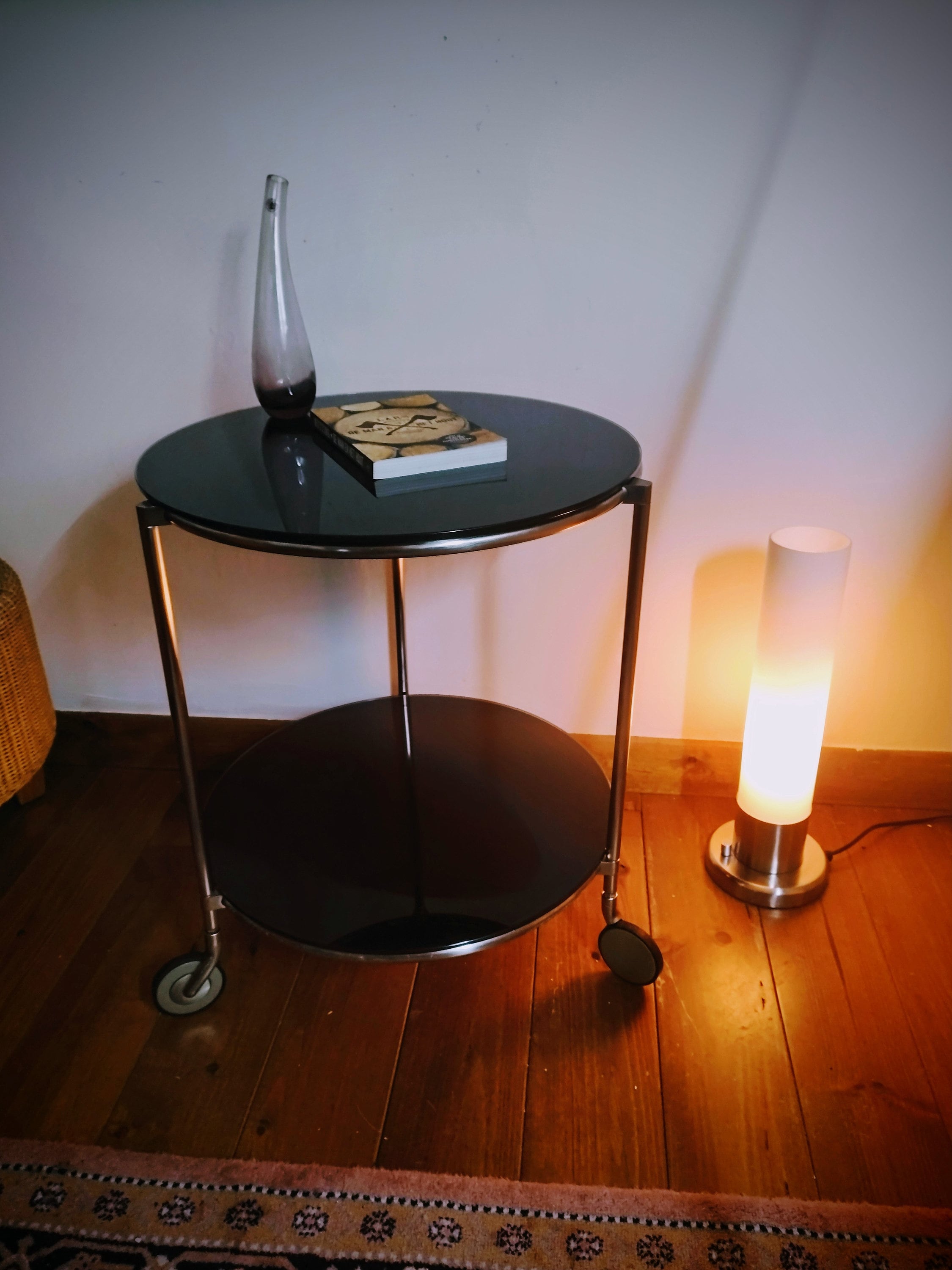ヴィンテージIKEA STRIND BLACK ガラスと金属のローリングサイド ヴィンテージIKEA STRIND BLACK ガラスと金属のローリングサイド