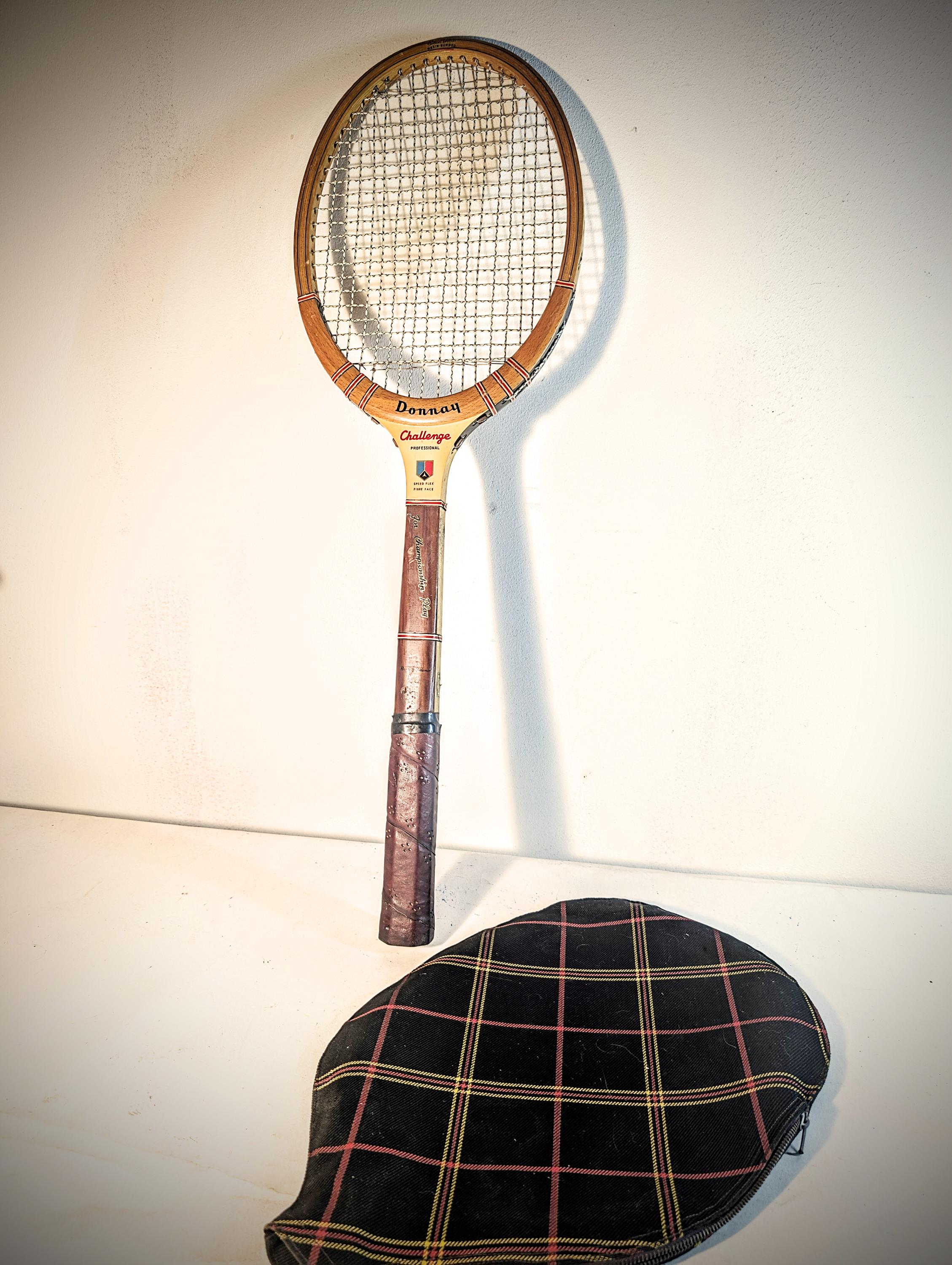 ヴィンテージの美しいDonnay木製テニスラケット。Speedflex