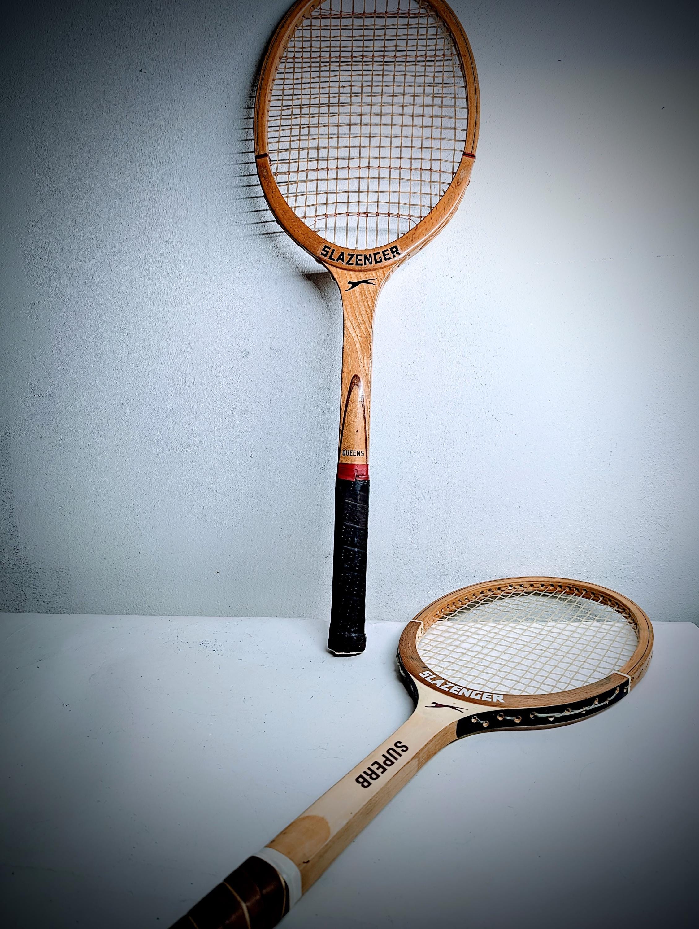 ヴィンテージ木製SLAZENGERテニスラケット2本の素敵なセット