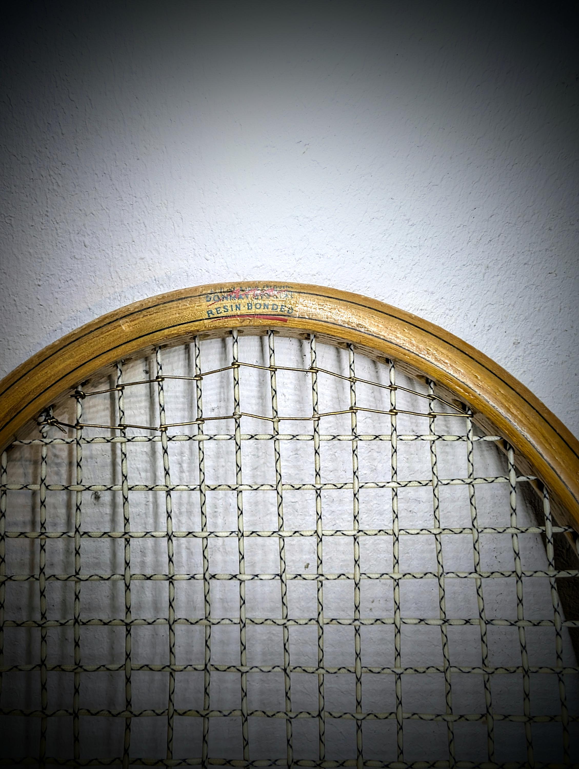 ヴィンテージの美しいDonnay木製テニスラケット。Speedflexファイバー