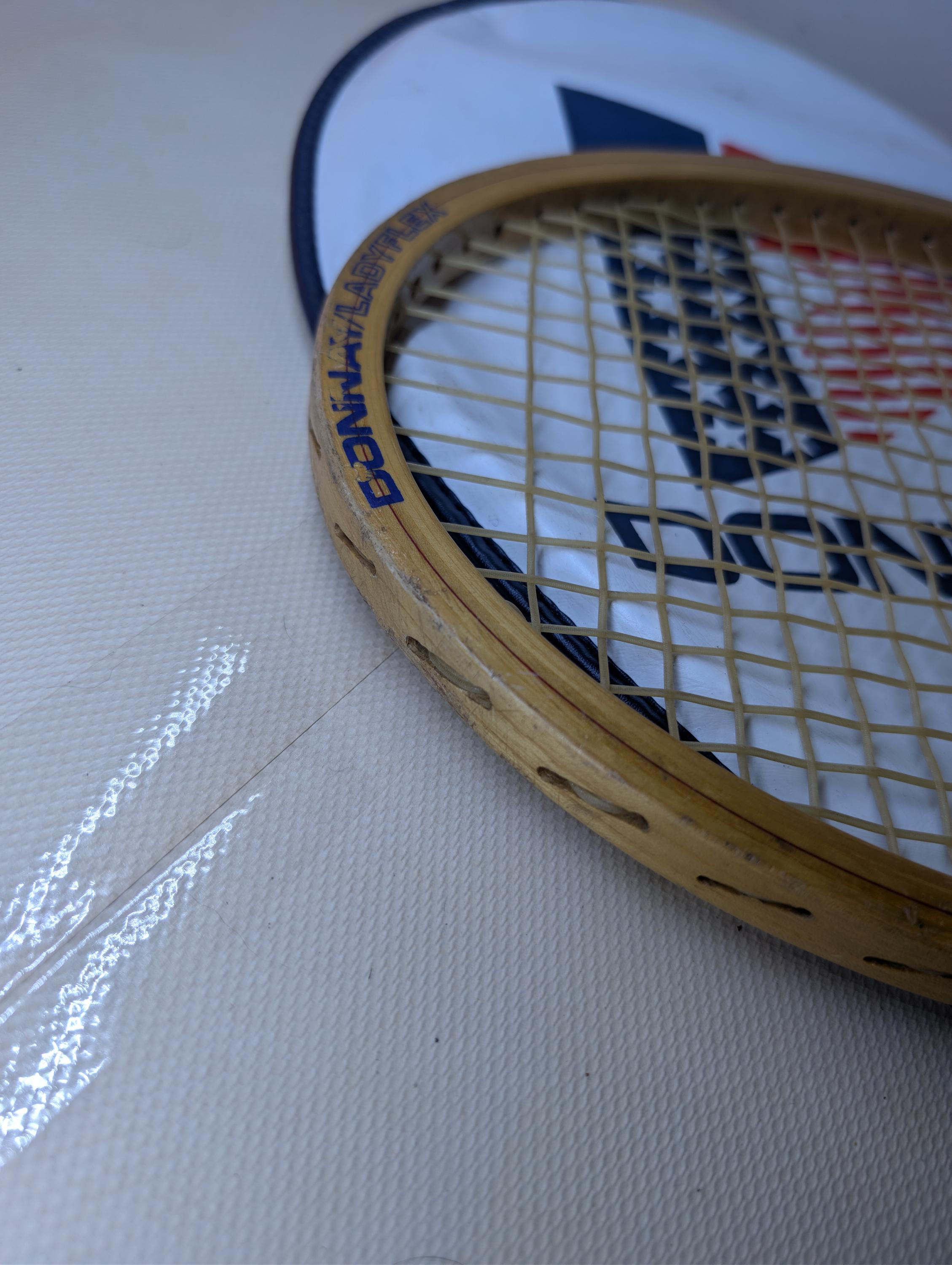 Raquette de tennis en bois vintage Donnay champ