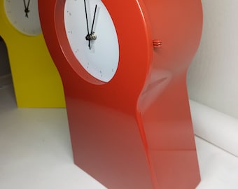 北欧IKEA PS 1995 鍵穴型 掛時計 置時計 収納有赤レッド Vintage IKEA PS 1995 Metal Clock and Cabinet Red - Etsy