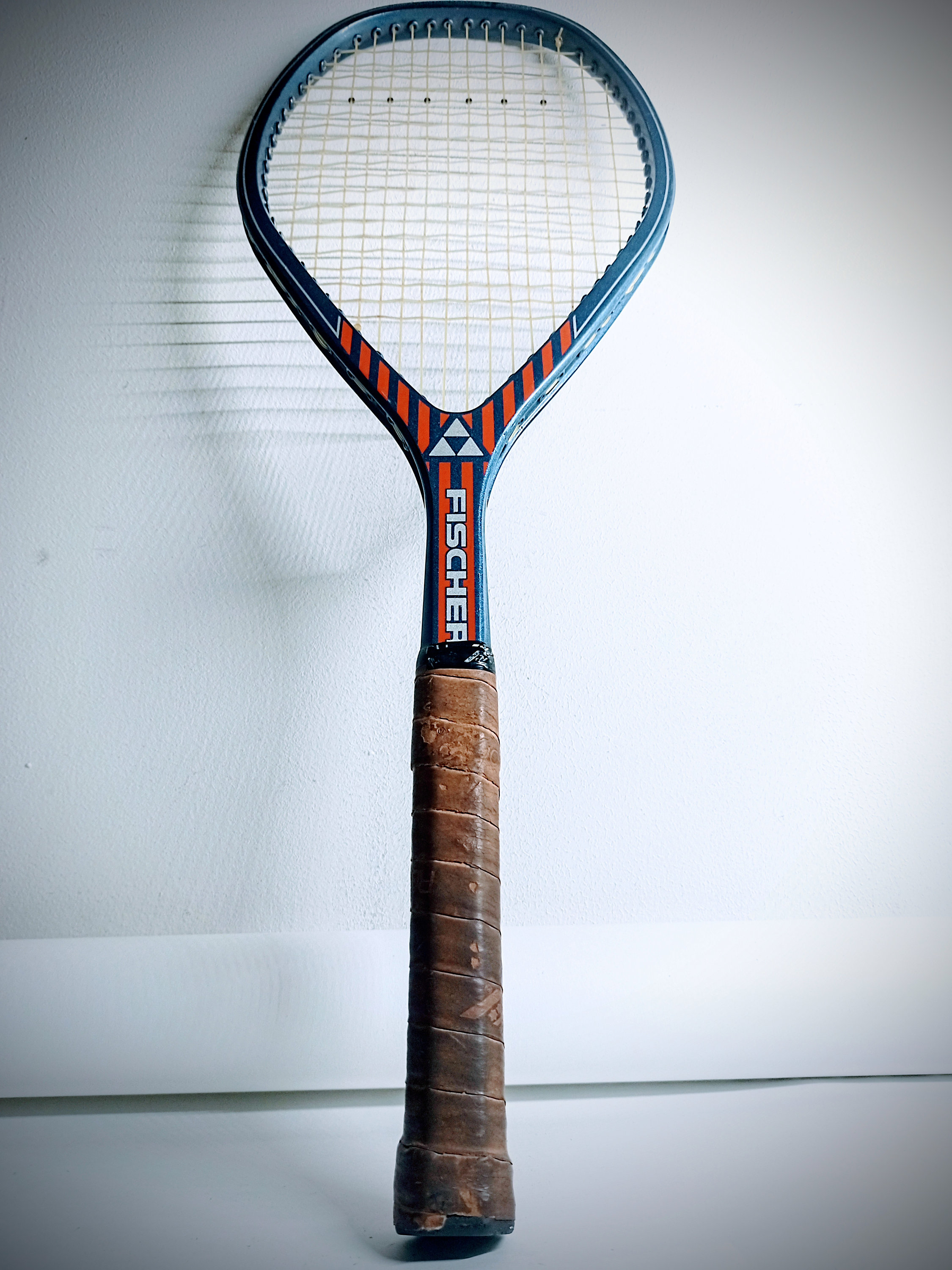 クールなヴィンテージ FISCHER テニス ラケット 2 個のセット