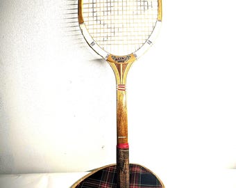 Rare vintage Dunlop Maxply INTERNATIONAL wooden tennis racket for collectors or deco!