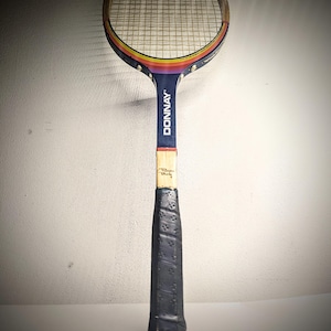 Donnay MONTE CARLO ヴィンテージ中古木製テニスラケット Donnay の素敵なカラーで、使用、コレクター、または装飾に最適です。ビョルン・ボルグ テニスラケット