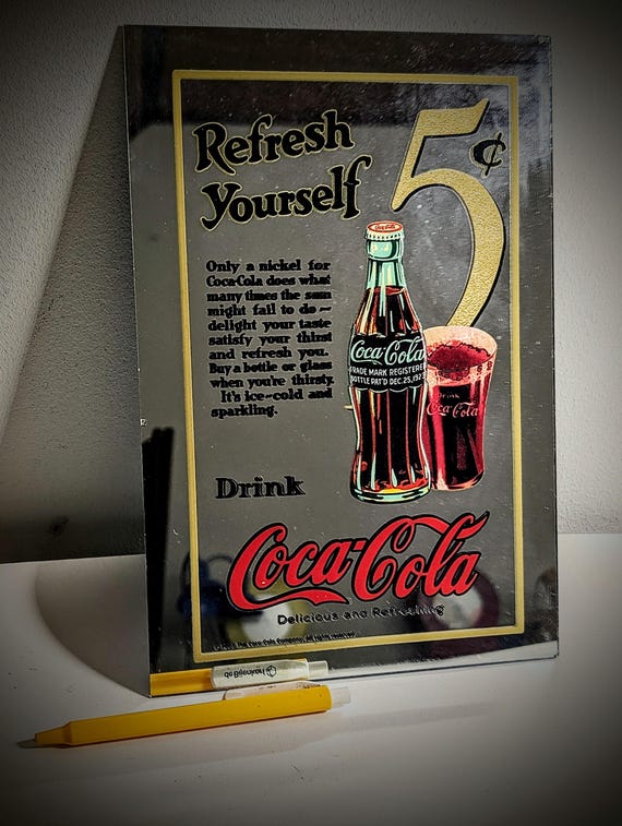 Coca-Cola&quot;Waitress&quot; Framed Logo Mirror 141［並行輸入］ Coca-Cola