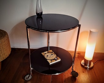 Mesa auxiliar vintage Ikea STRIND BLACK de vidrio y metal diseñada por Ehlen Johansson Mesa de servicio con carrito de bar tubular redondo