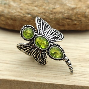 Ethnic ring peridot stone inspired bohemian or hippie chic - Size US 6.25