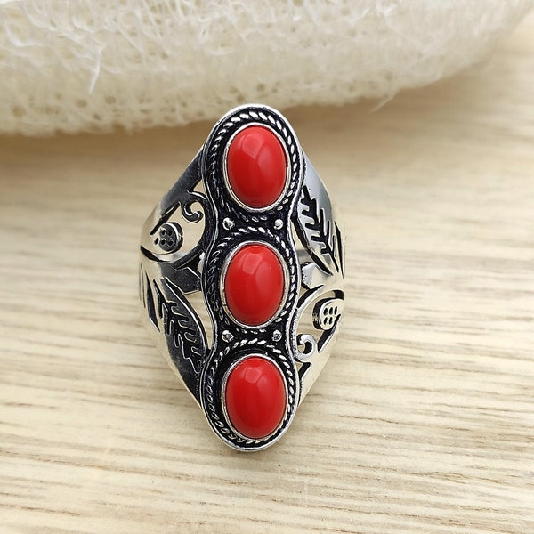 Bague ethnique rouge corail d'inspiration bohème ou hippie chic - Taille 62