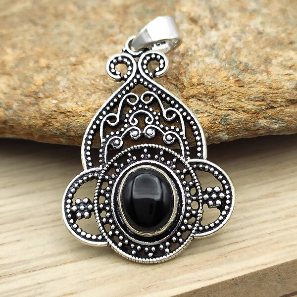 Pendentif Ancien En Argent, Décor Filigrane Et Gravé, Style Ethnique - Occasion, Bon état