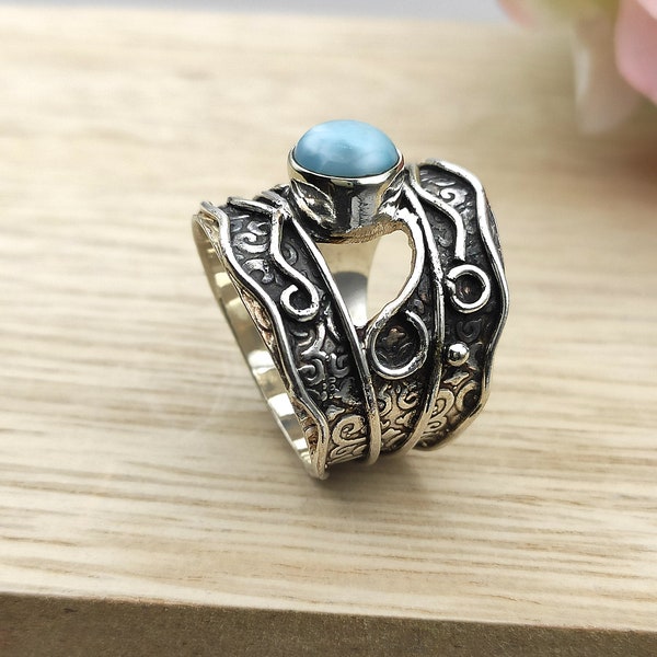 Bague ethnique avec pierre en larimar d'un bleu doux nuancé - Taille : 65