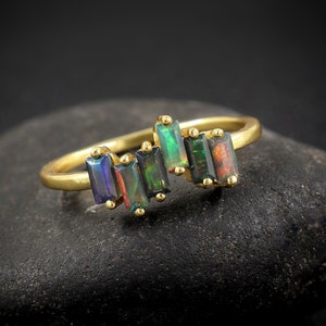 Feuer Baguette Opal Ring für Frauen, Vintage Feueropal Ring, Ehering, Oktober Geburtsstein, AAA äthiopischer Opalring, 925 Sterling Silber