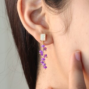 Natuurlijke lavendel vuuropaal hangoorbellen, witte opaal oorknopjes, oorbellen voor vrouwen, druppeloorbellen, vuuropaal sieraden