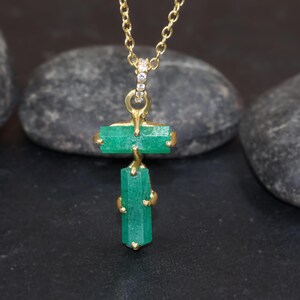 Natural Emerald pendant gold chain necklace for women, Handcrafted pendant, Emerald jewelry, Vintage Emerald necklace, Gift for her