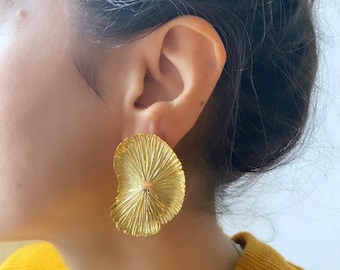 Pendientes de hongo chapados en oro de 18 quilates: joyas de plata de ley con un toque de distinción