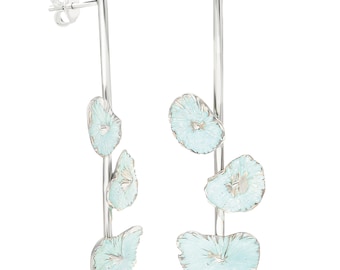 Pendientes largos de hongo esmaltado en plata: joyas llamativas