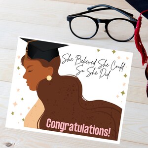 Remise des diplômes fille noire, cadeau d'obtention du diplôme noir, carte de remise des diplômes pour femme, cartes de remise des diplômes de la promotion 2021, carte de remise des diplômes
