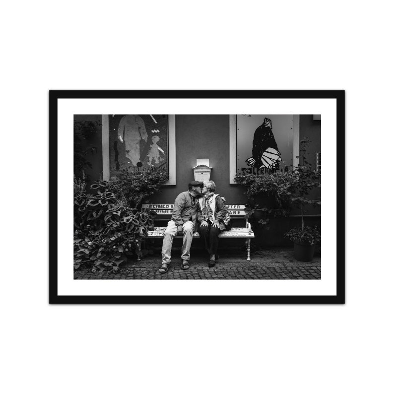 Portrait photo of a couple on a black and white bench deco art print wall decoration street photography