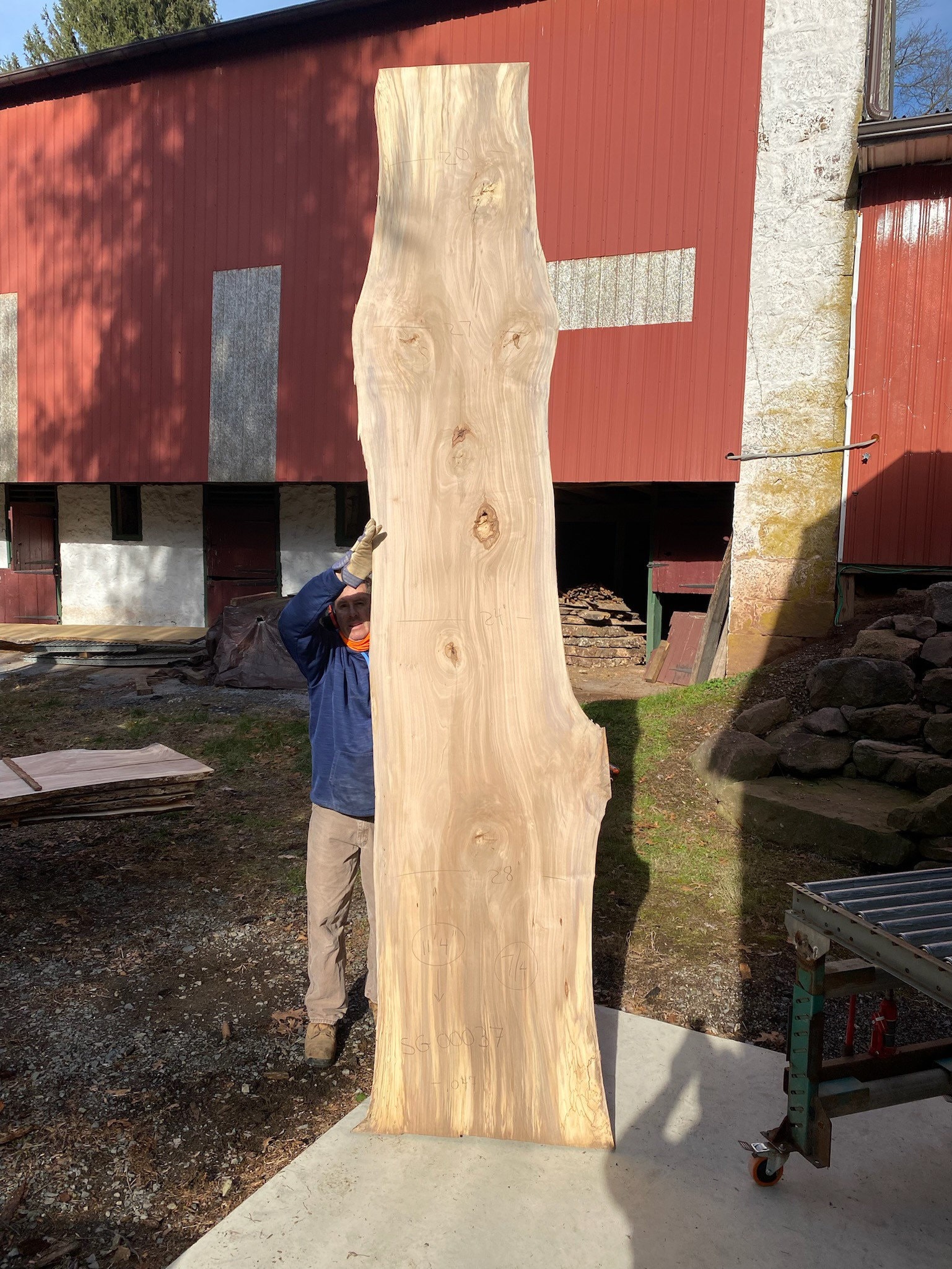 Sweet Gum Live Edge Wood Reclaimed Wood Slabs Kiln Dried Wood for Sale