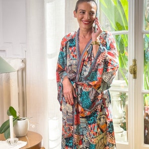 Kimono long en soie, robe d'intérieur bohème, kimono vintage avec ceinture, cadeau de Noël, cadeaux pour elle