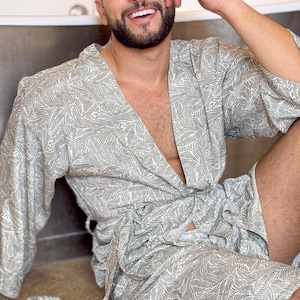 Silk boho men&#39;s kimono, kimono for him, silk bathrobe, dressing gown, gift for him