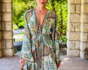 Robe longue boho en soie, robe vintage en soie, robe décolleté, robe smockée, robe gypsy bohème, robe manches évasées, robe d'été