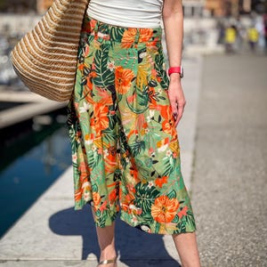 New! High-Waisted Silk Bermuda Shorts – Flowy Wide-Leg Fit – Vintage Pleated Shorts – Chic Retro Style – Summer Look – Retro Culotte Skirt