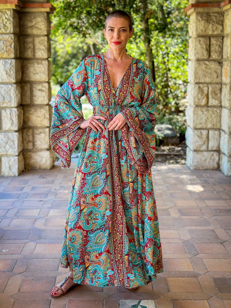 Robe longue boho en soie, robe vintage en soie, robe décolleté, robe smockée, robe gypsy bohème, robe manches évasées, robe d'été image 1