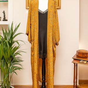 Kimono long en soie, robe d'intérieur bohème, kimono vintage avec ceinture, cadeau de Noël, cadeaux pour elle image 3