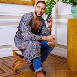 Men’s silk kimono – boho vintage robe – men’s lightweight dressing gown image 4
