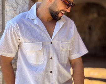 ¡Novedad! Camisa vintage de lino blanco para hombre: cuello cubano, botones de coco y estilo vintage. ¡Regalo para él!